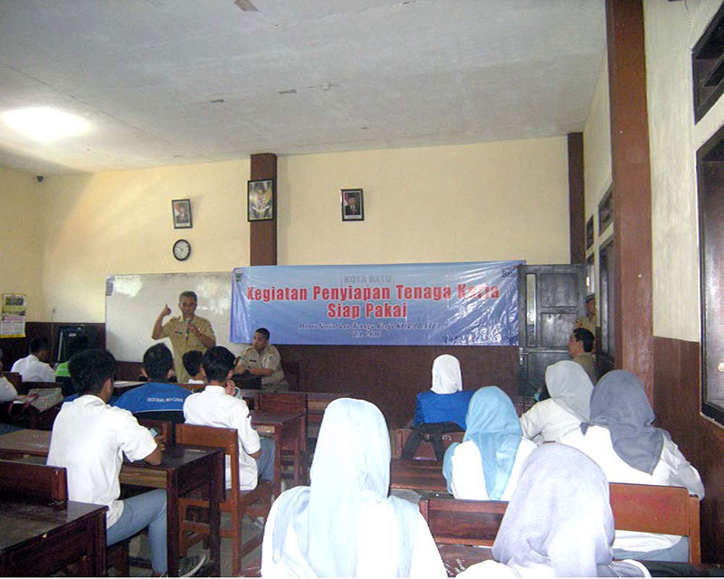 Sosialisasi Disnaker Kota Batu di SMK Maarif Batu